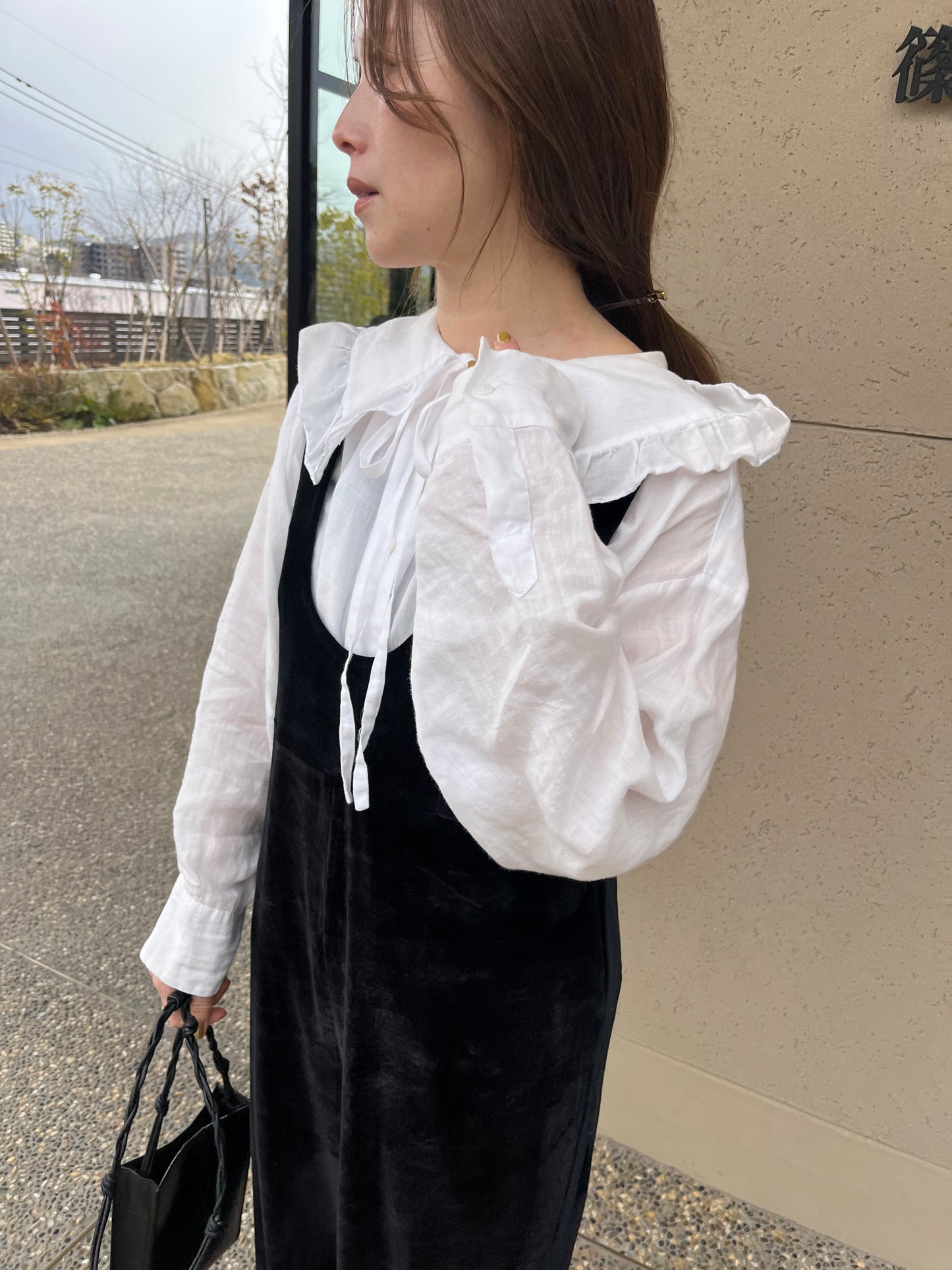 frill collar blouse