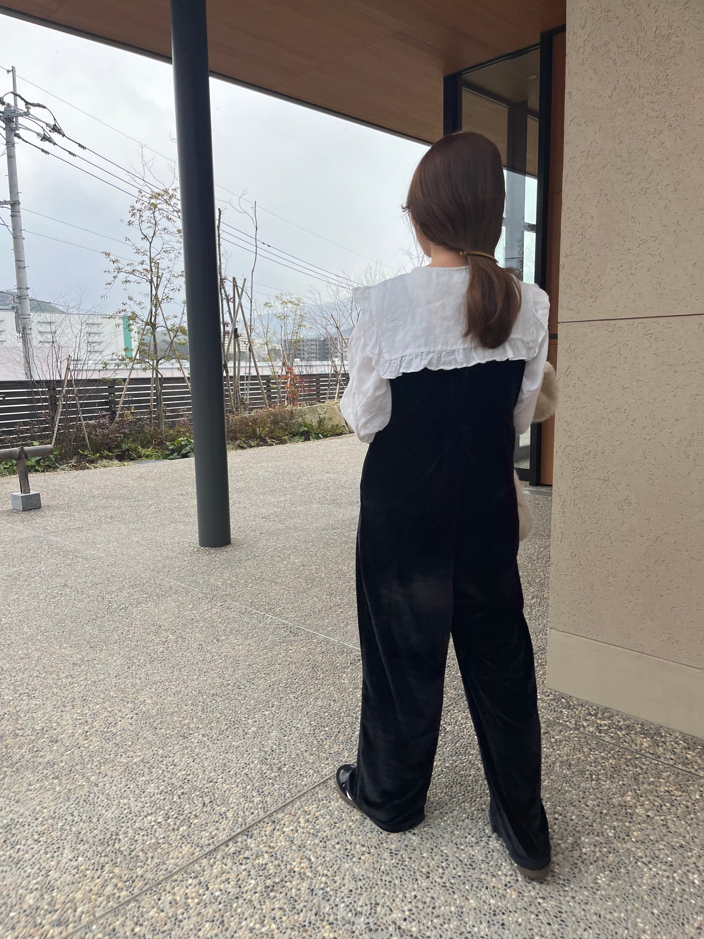 frill collar blouse