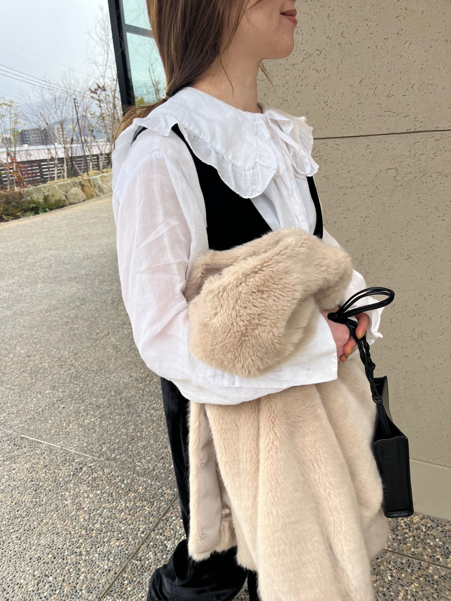 frill collar blouse