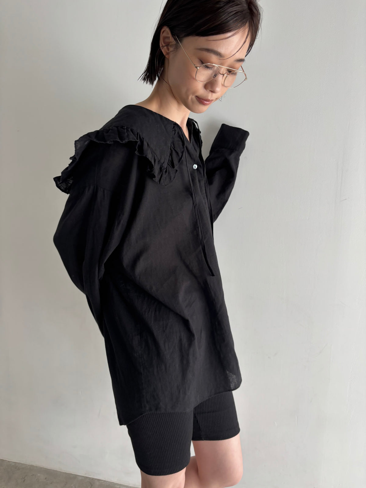 frill collar blouse