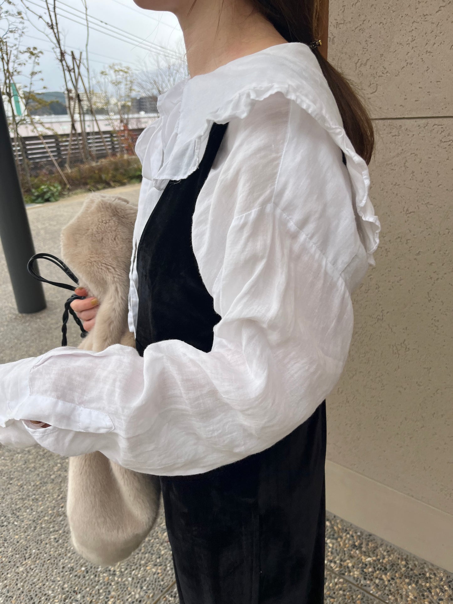 frill collar blouse