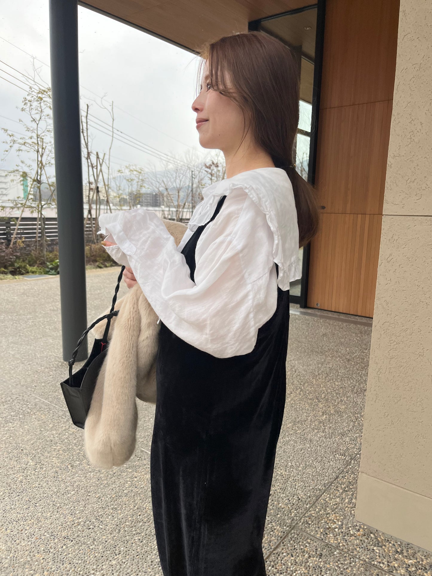 frill collar blouse