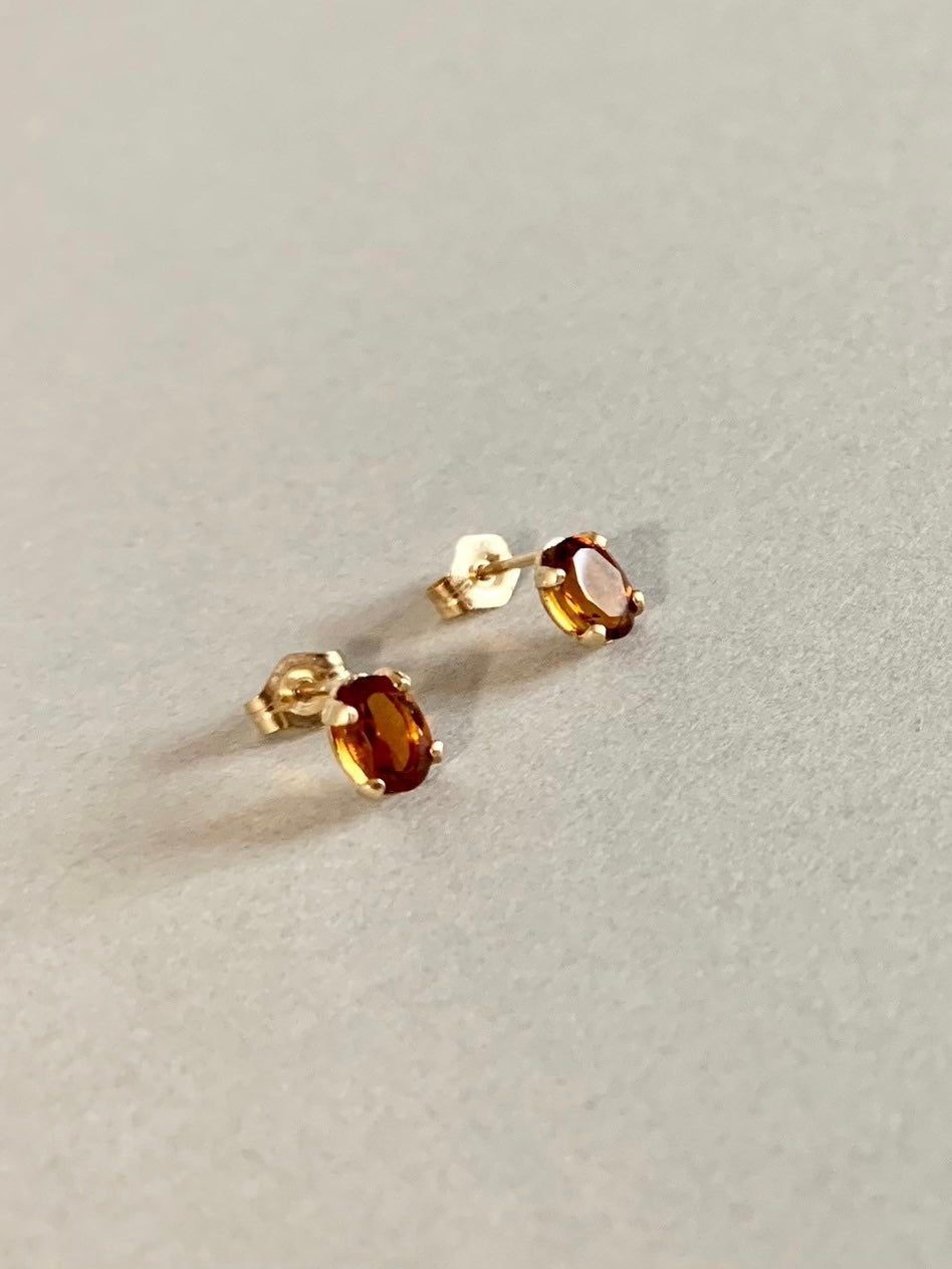 oval stud pierce