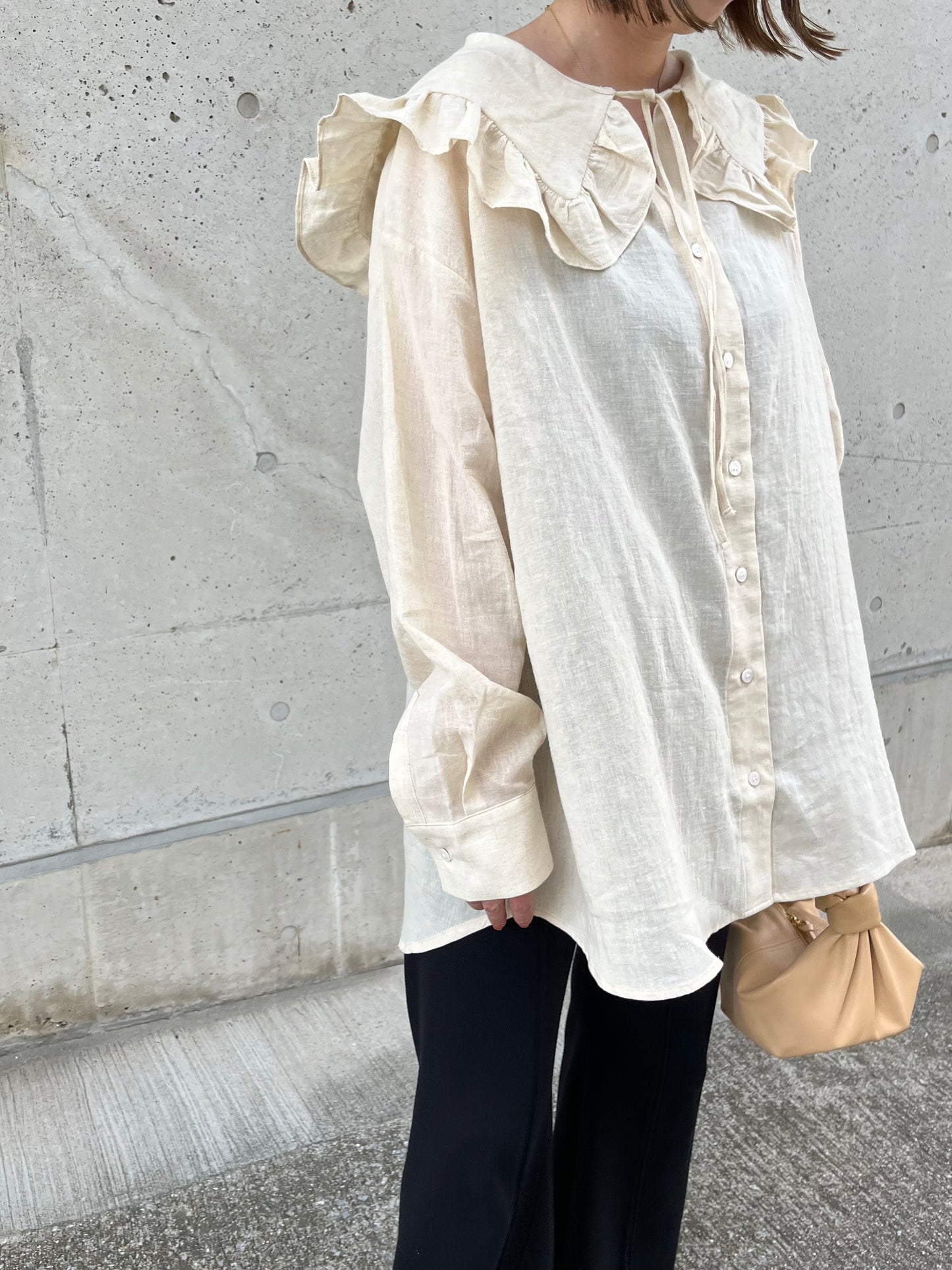 frill collar blouse