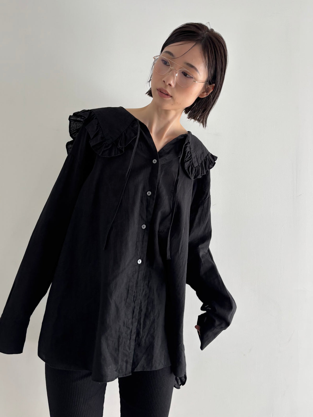 frill collar blouse
