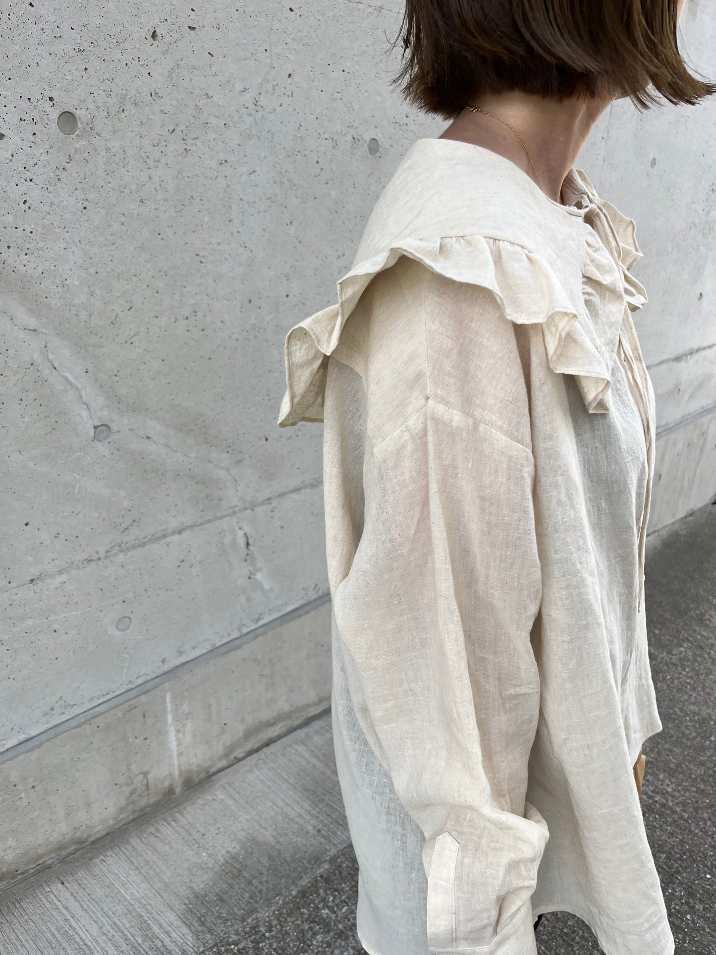 frill collar blouse
