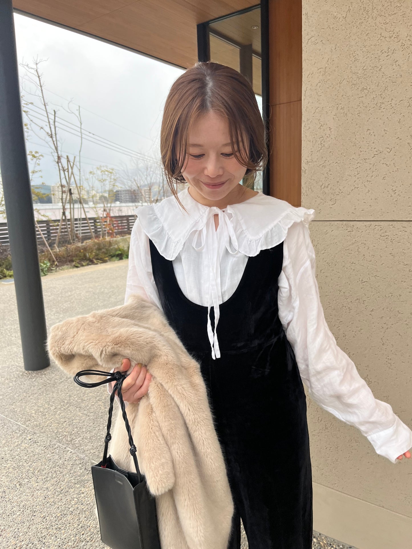 frill collar blouse