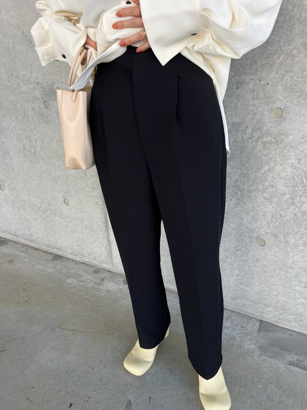 relax tuck pants