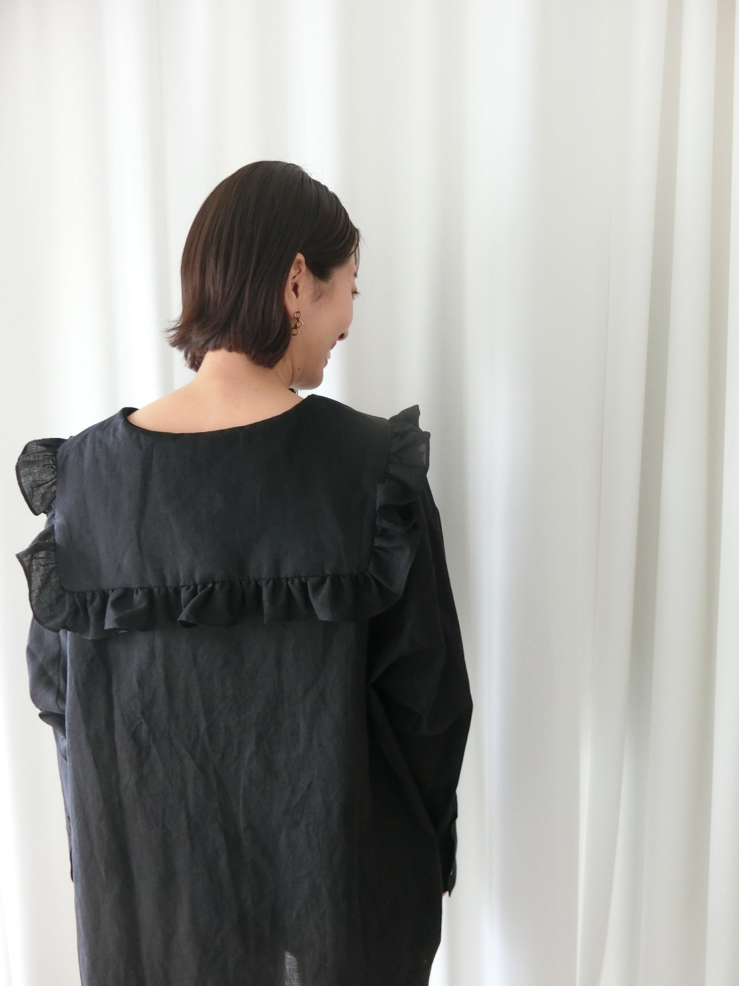 frill collar blouse