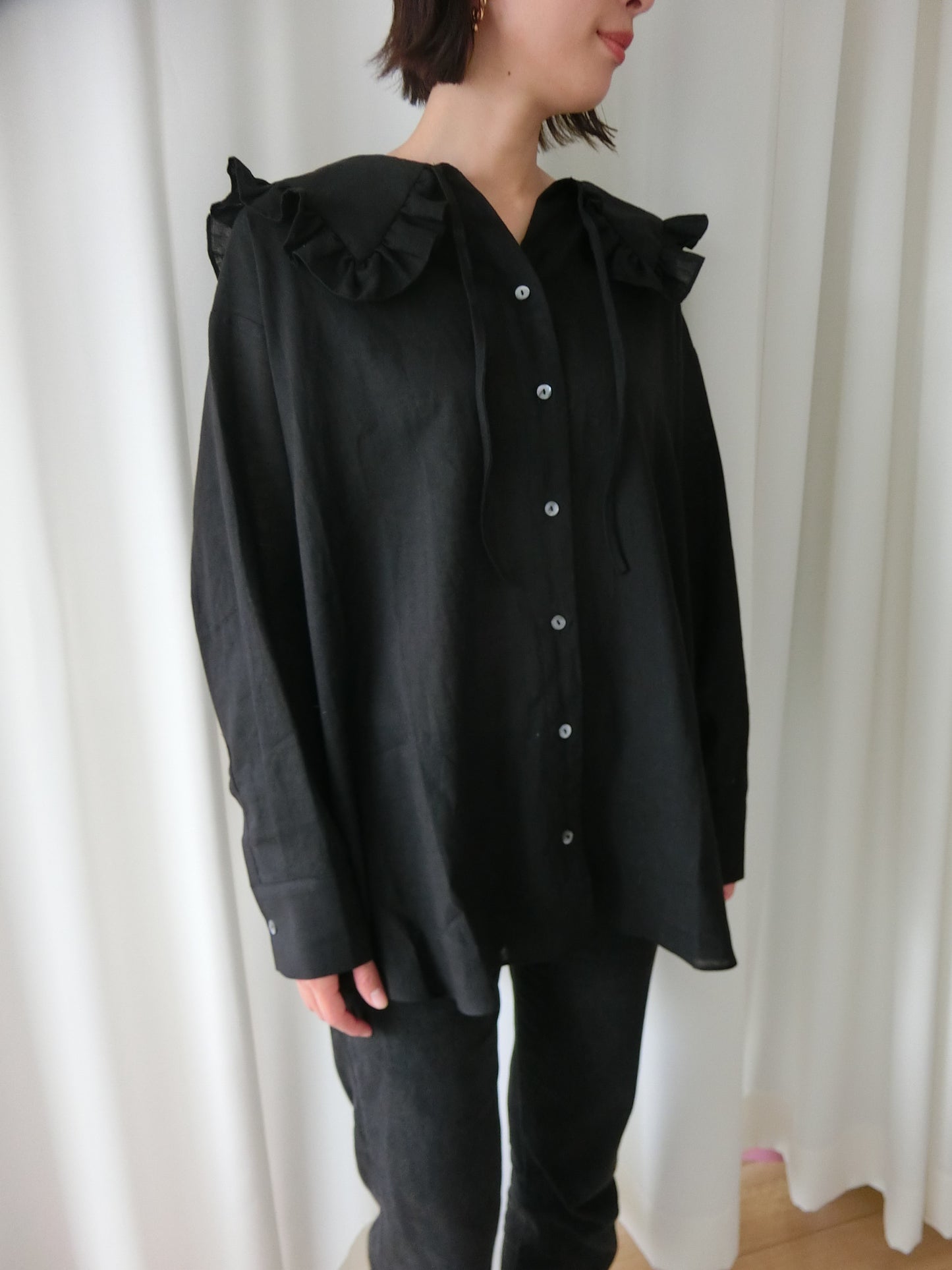frill collar blouse