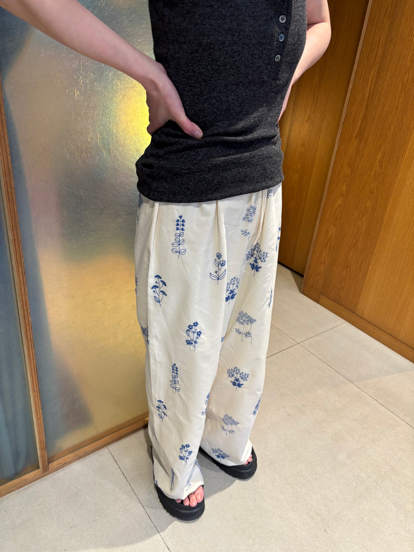 【coming soon】 embroidery flower pants　　　